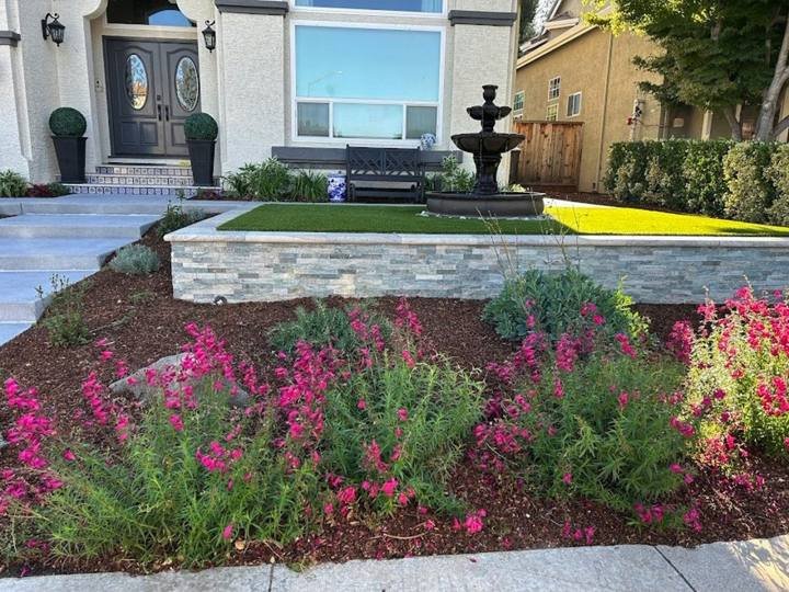 Front yard + fountain by DG Landscape Design
